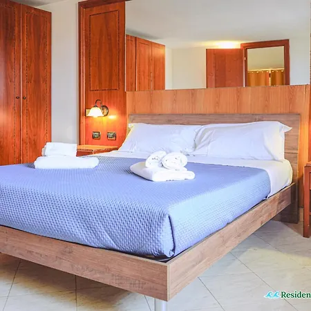 מלון דירות Del Mare 3*