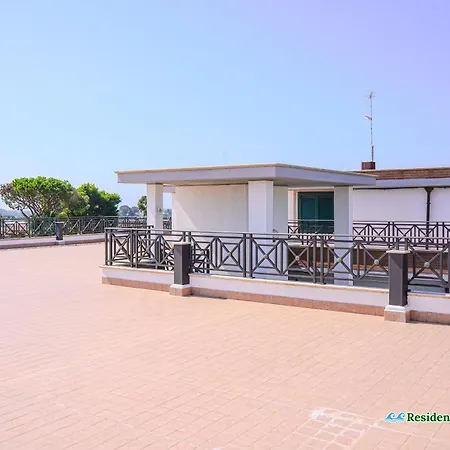 מלון דירות Del Mare 3*