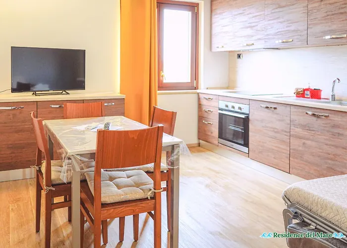 Ξενοδοχείο με διαμερίσματα Del Mare 3*